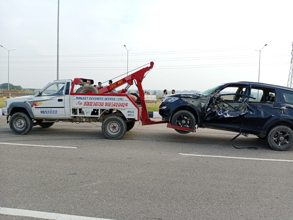 Car Towing Services In Chandigarh  | Manjeet Towing Services | Car Towing Services In Chandigarh, 24 Hour Car Towing Service In Chandigarh, Car Towing Service near me, Car Tochan Service near me, Car Recovery van near me  - GL66597
